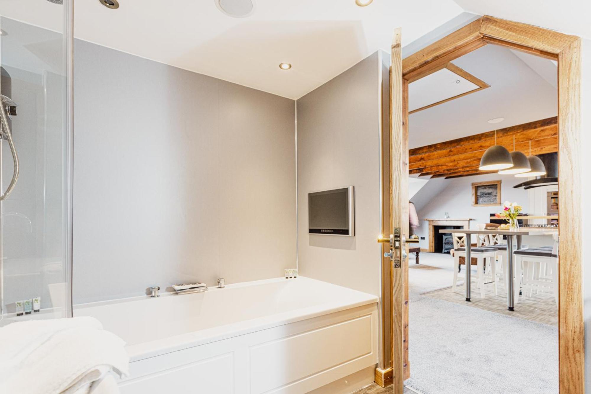 The Tower Gastro Pub & Apartments Crieff Extérieur photo